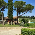 مزرعة للإقامة Borgo Divino *
