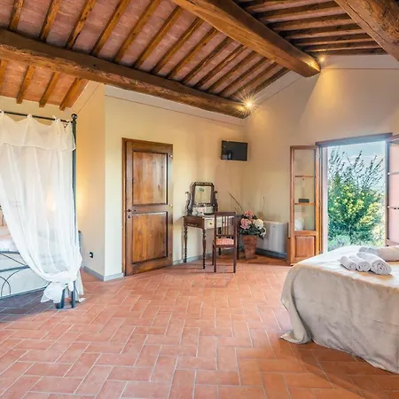 Farm stay Borgo Divino Montespertoli
