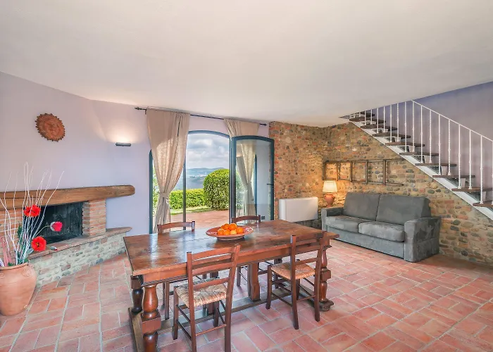 Borgo Divino Фермерский дом Монтеспертоли