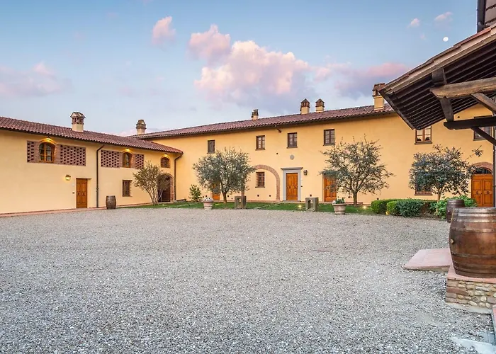 Borgo Divino Фермерский дом Монтеспертоли